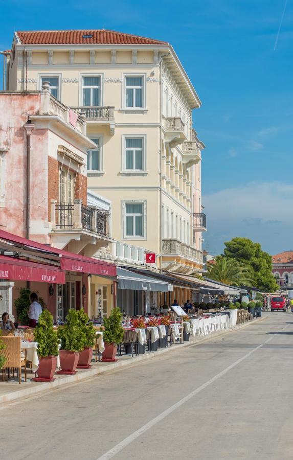 Alice Rooms Porec Exterior photo